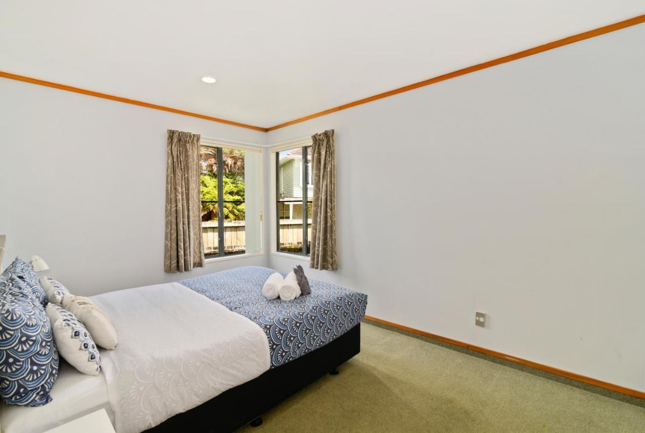 Red Door Holiday House 罗托鲁阿 外观 照片