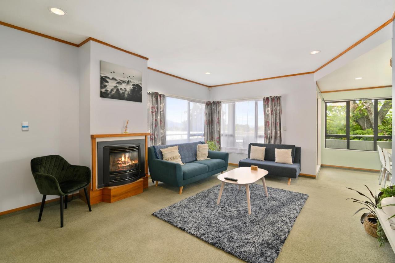Red Door Holiday House 罗托鲁阿 外观 照片